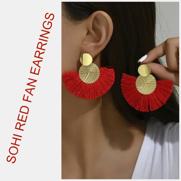 NWOT SOHI Red Fan Tassel Earrings with gold tone circle accent - Picture 1 of 2